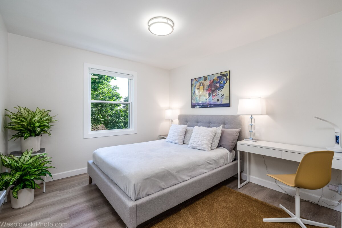 9003 Bronx Avenue #2S, Skokie, IL 60077