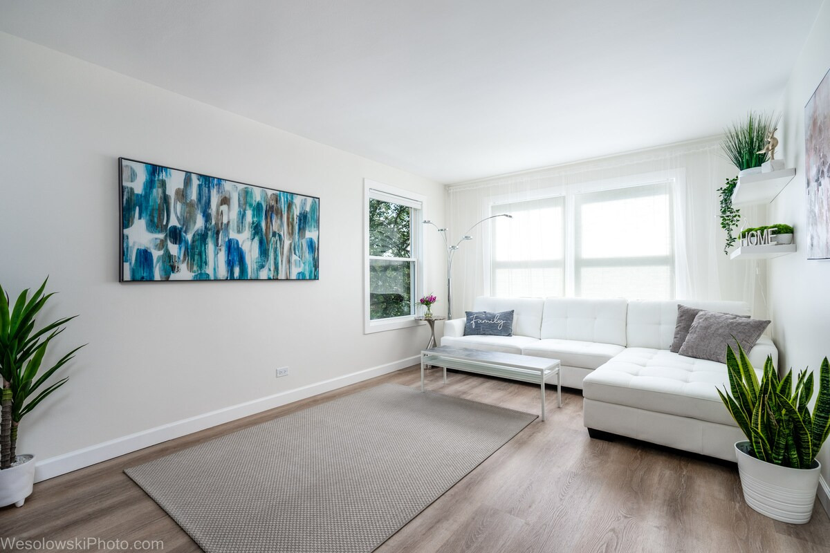 9003 Bronx Avenue #2S, Skokie, IL 60077