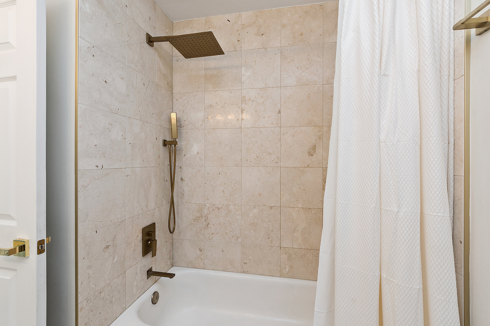 2275 Norwich Court, Naperville, IL 60565