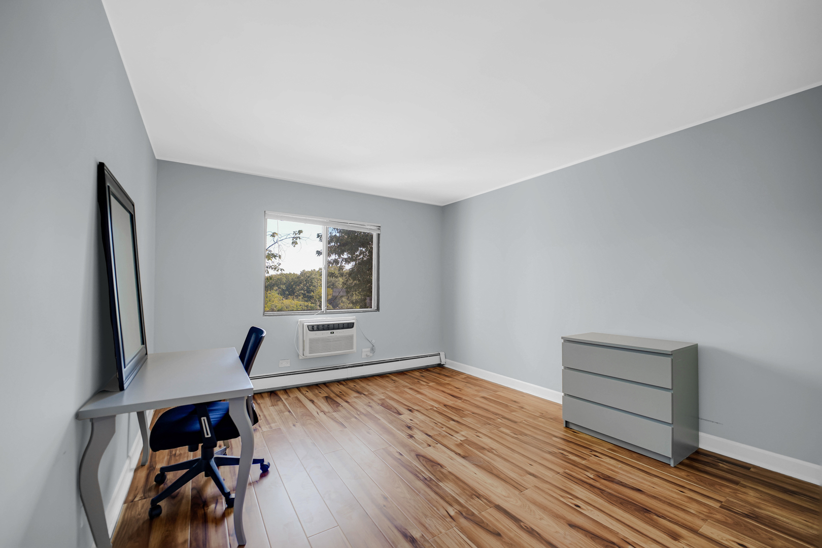 6670 S BRAINARD Avenue #402, Countryside, IL 60525