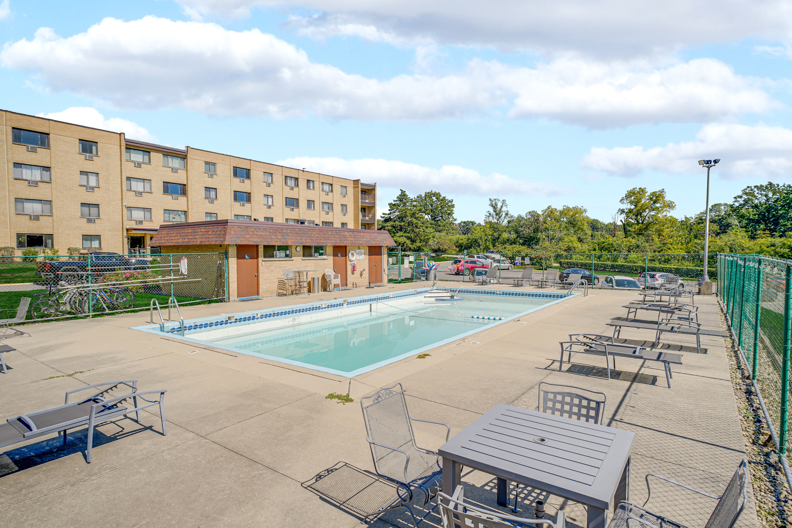 6670 S BRAINARD Avenue #402, Countryside, IL 60525