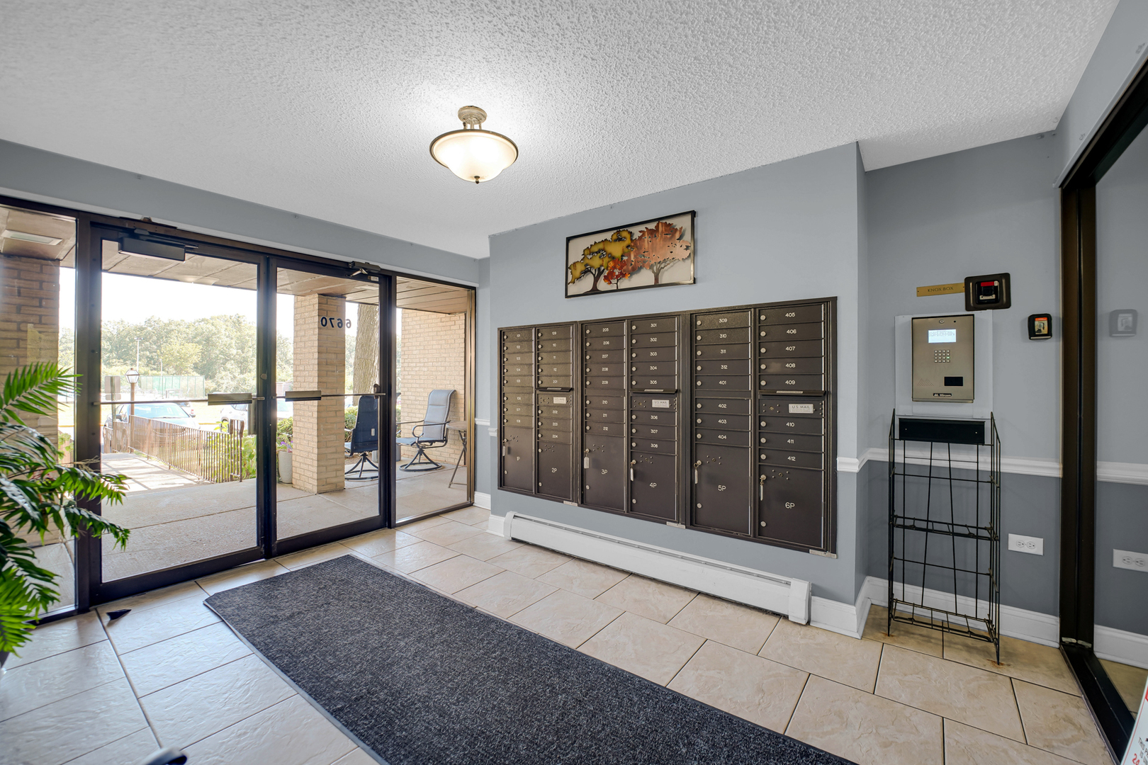 6670 S BRAINARD Avenue #402, Countryside, IL 60525