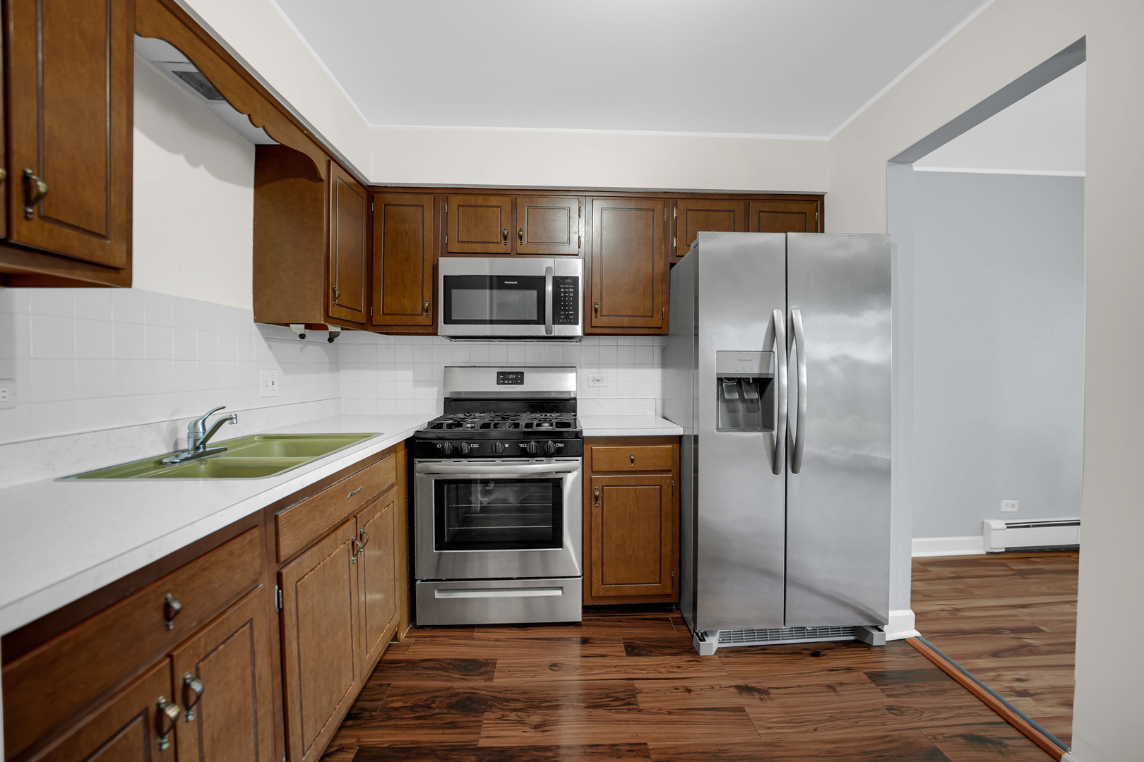 6670 S BRAINARD Avenue #402, Countryside, IL 60525