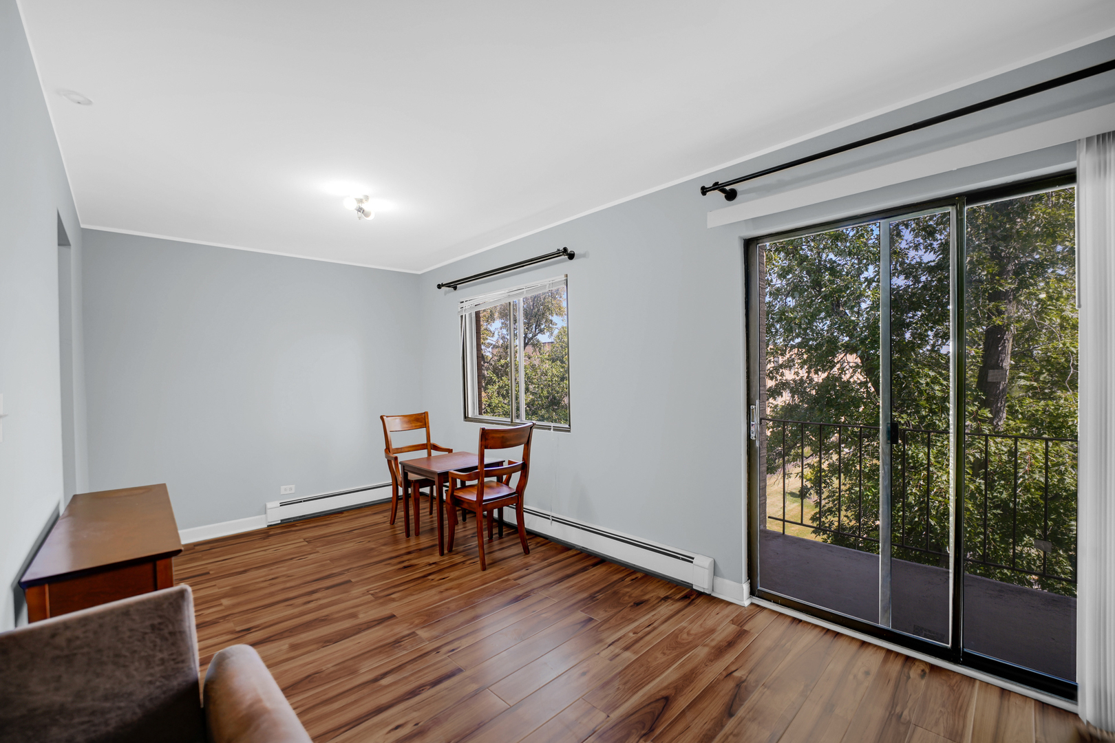 6670 S BRAINARD Avenue #402, Countryside, IL 60525