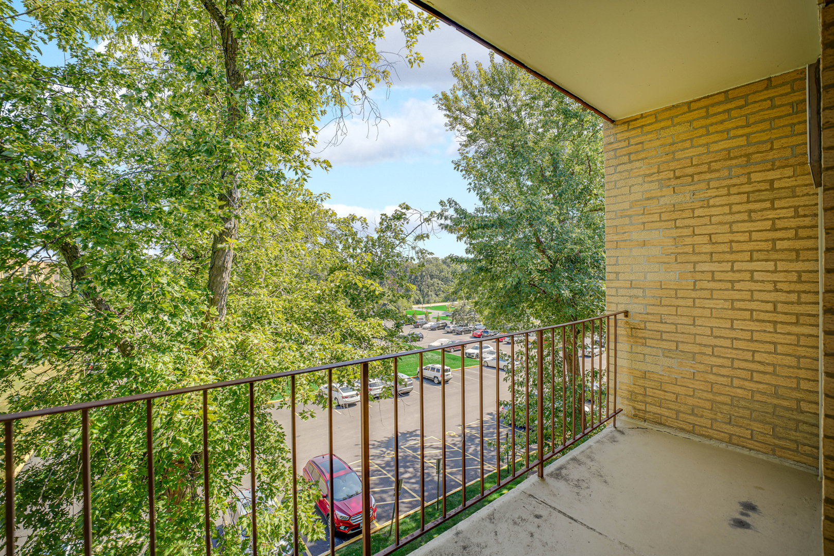 6670 S BRAINARD Avenue #402, Countryside, IL 60525