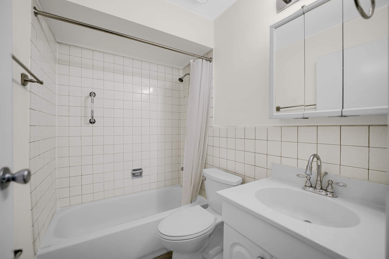 6670 S BRAINARD Avenue #402, Countryside, IL 60525