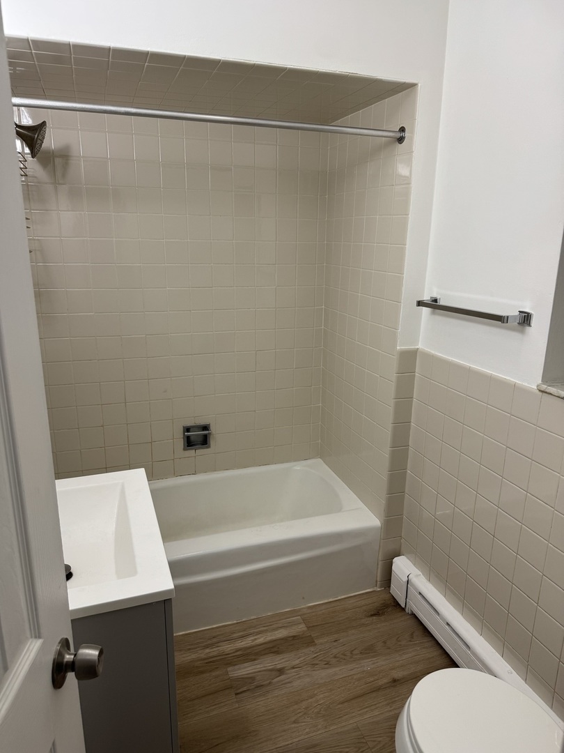 4404 N Melvina Avenue #1R, Chicago, IL 60630