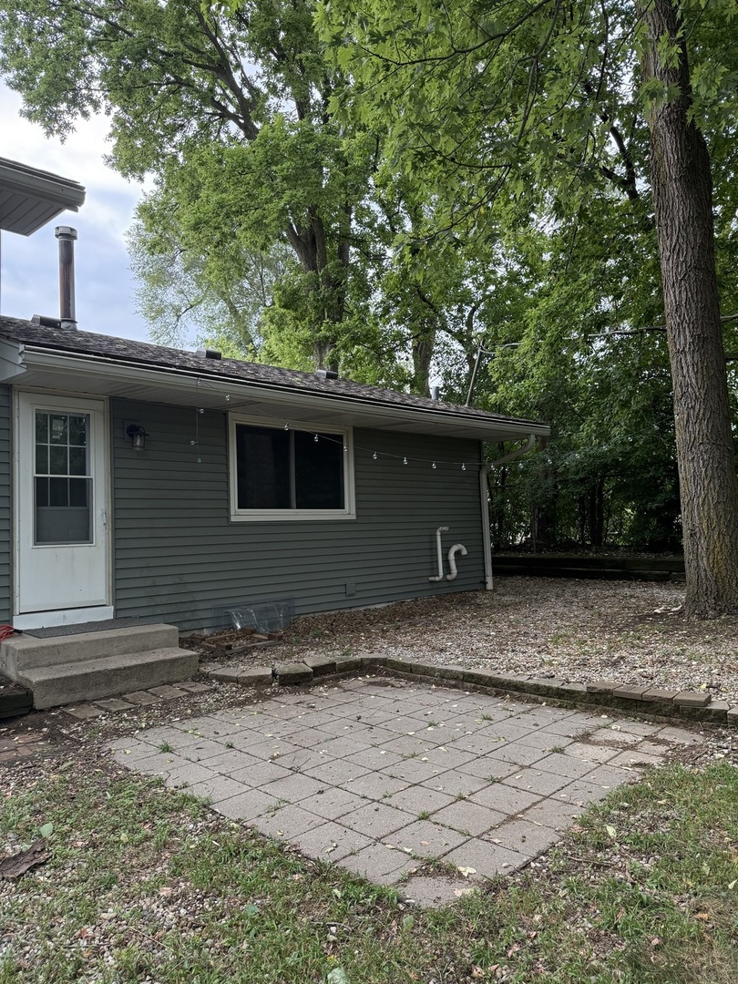 26307 W Grass Lake Road, Antioch, IL 60002