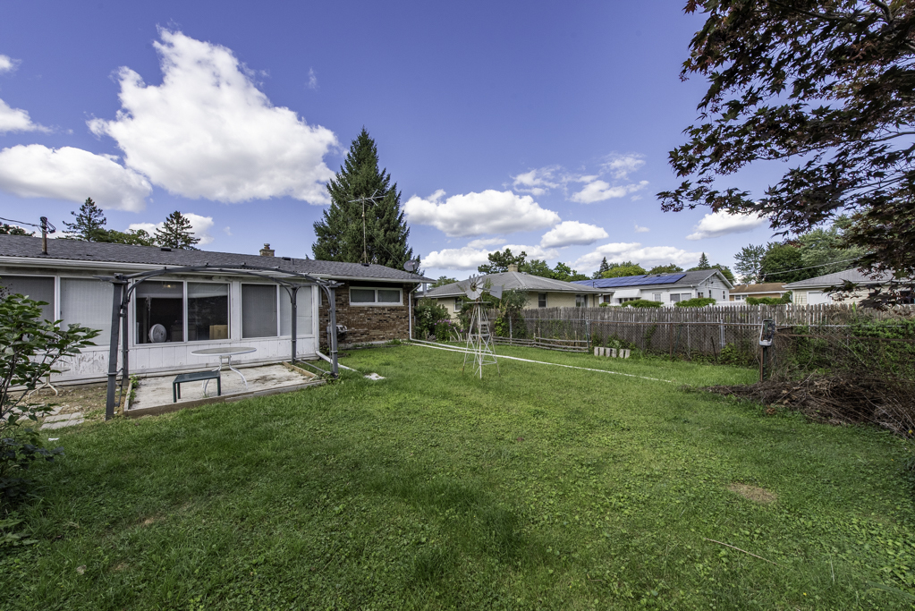 2917 Hyde Park Avenue, Waukegan, IL 60085