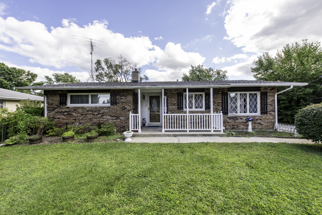 2917 Hyde Park Avenue, Waukegan, IL 60085