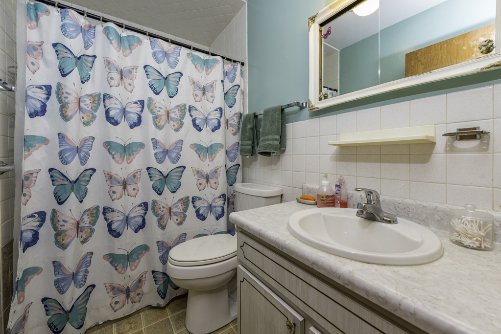 2917 Hyde Park Avenue, Waukegan, IL 60085