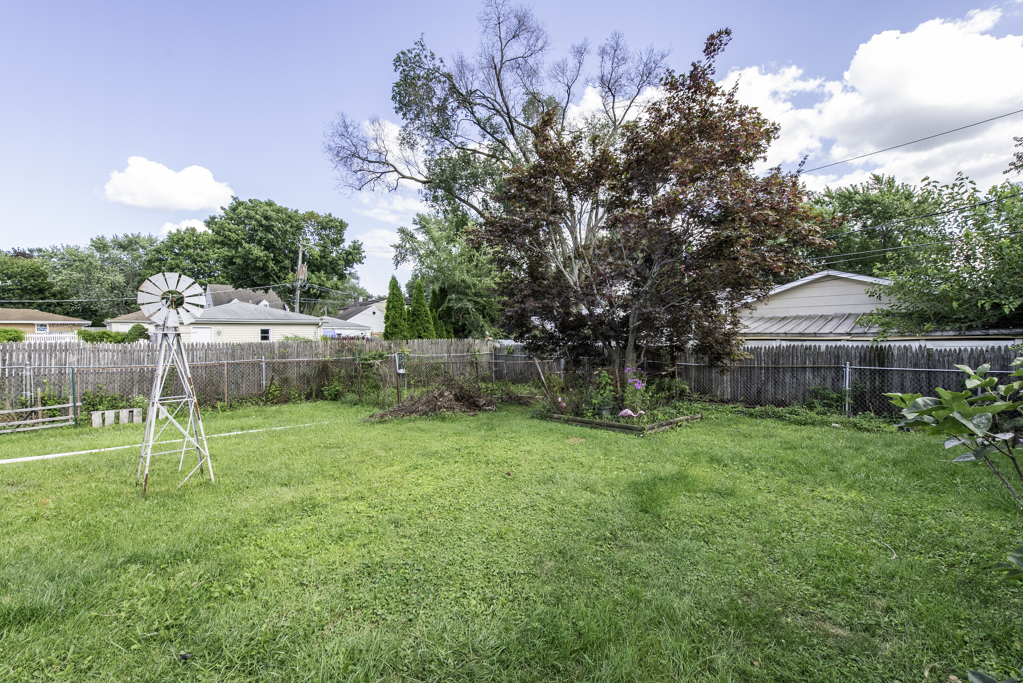2917 Hyde Park Avenue, Waukegan, IL 60085