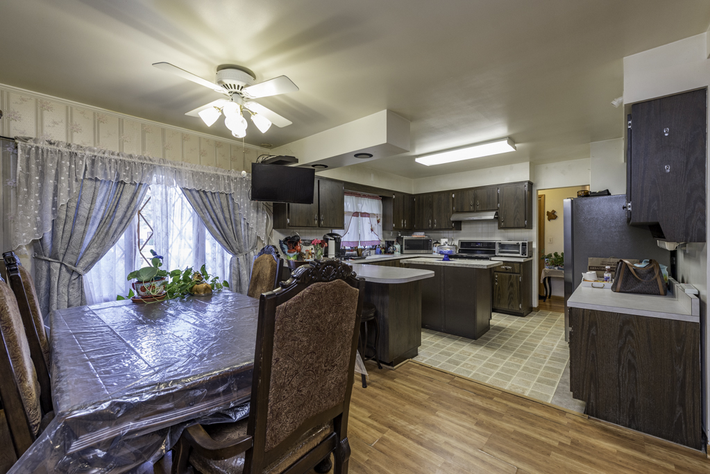 2917 Hyde Park Avenue, Waukegan, IL 60085