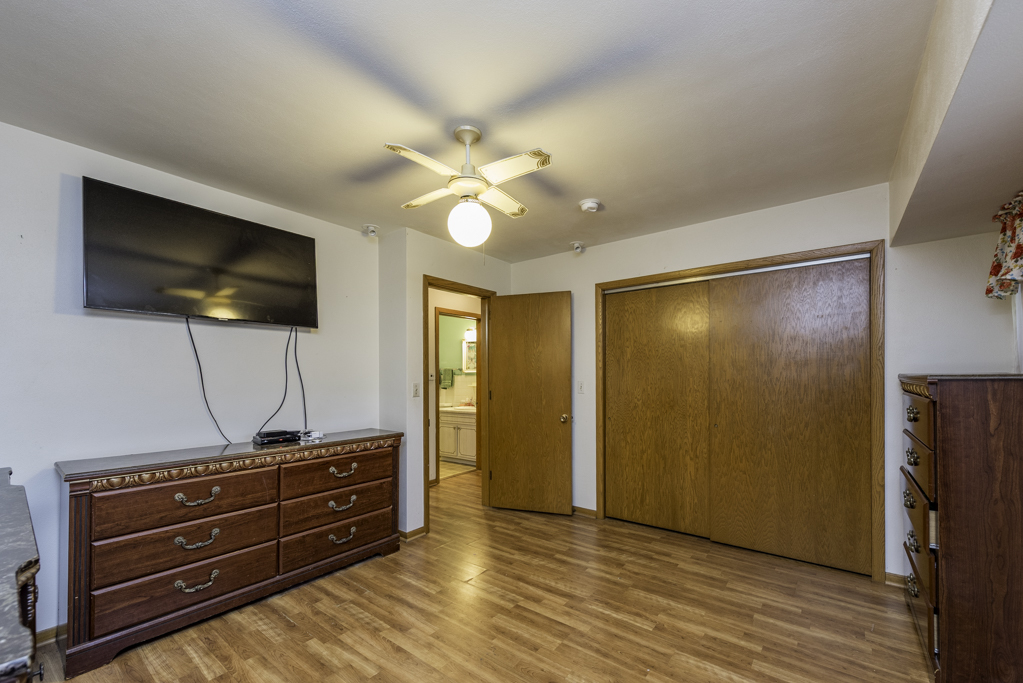 2917 Hyde Park Avenue, Waukegan, IL 60085