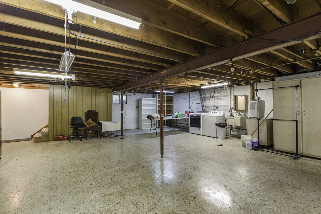 2917 Hyde Park Avenue, Waukegan, IL 60085