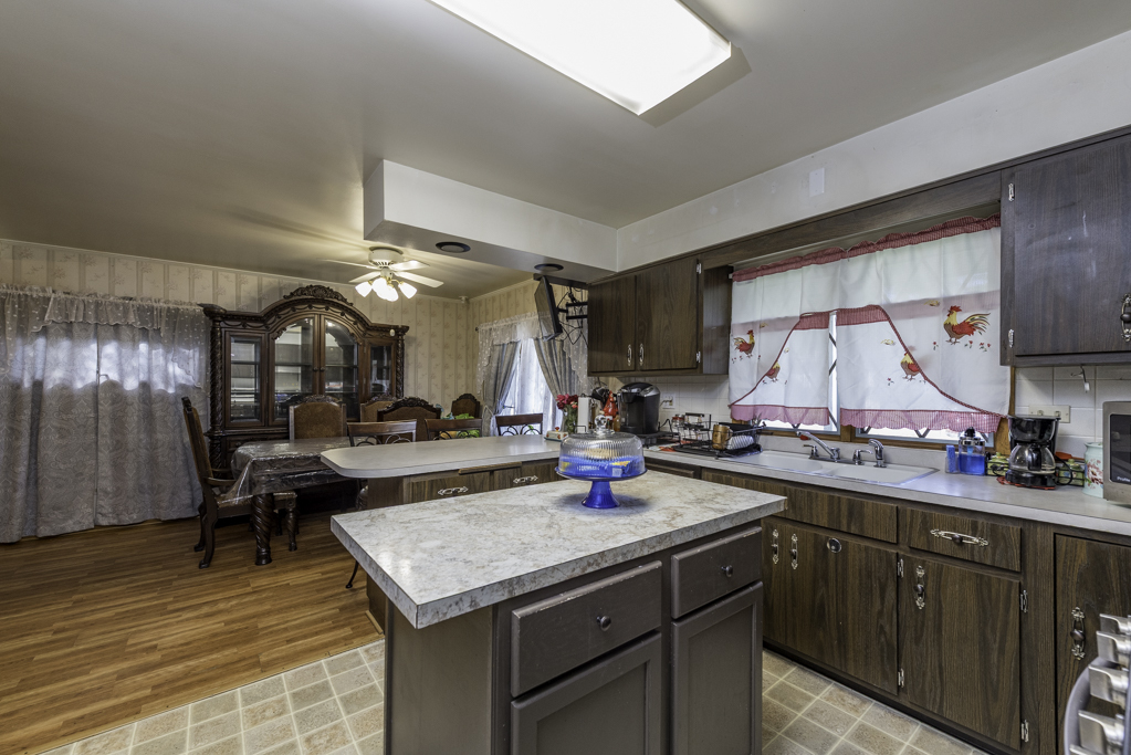 2917 Hyde Park Avenue, Waukegan, IL 60085
