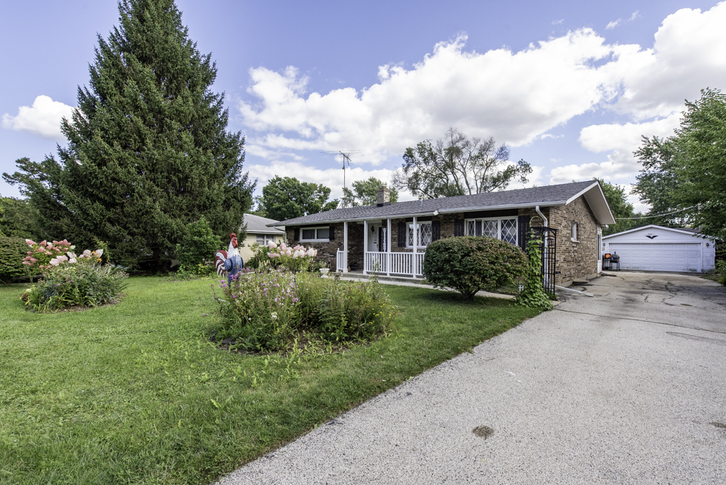 2917 Hyde Park Avenue, Waukegan, IL 60085