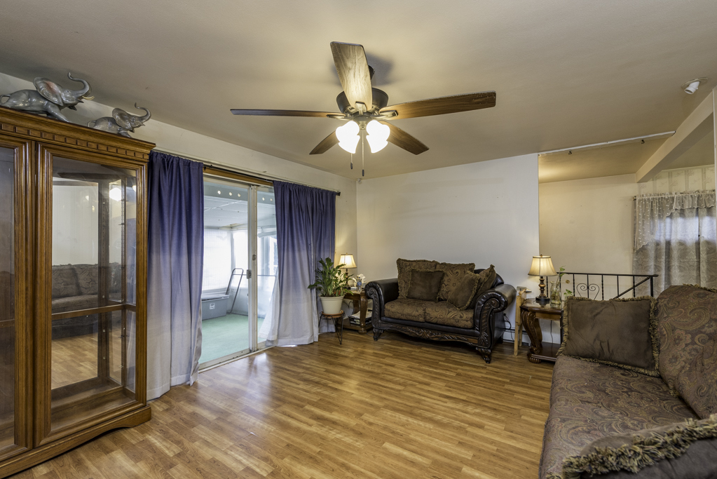 2917 Hyde Park Avenue, Waukegan, IL 60085