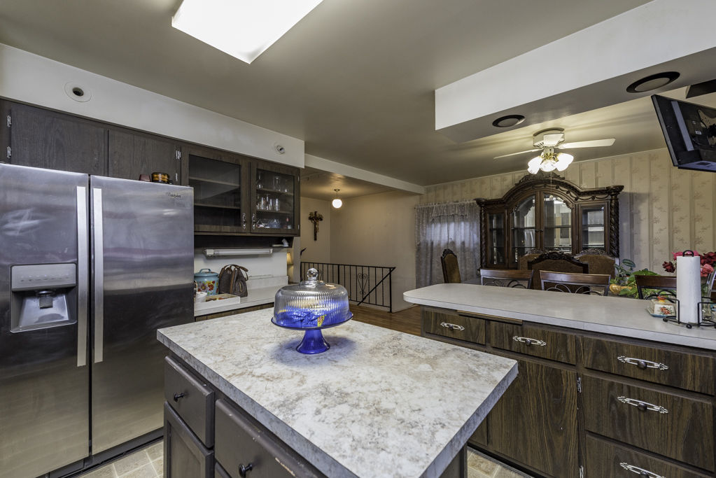 2917 Hyde Park Avenue, Waukegan, IL 60085