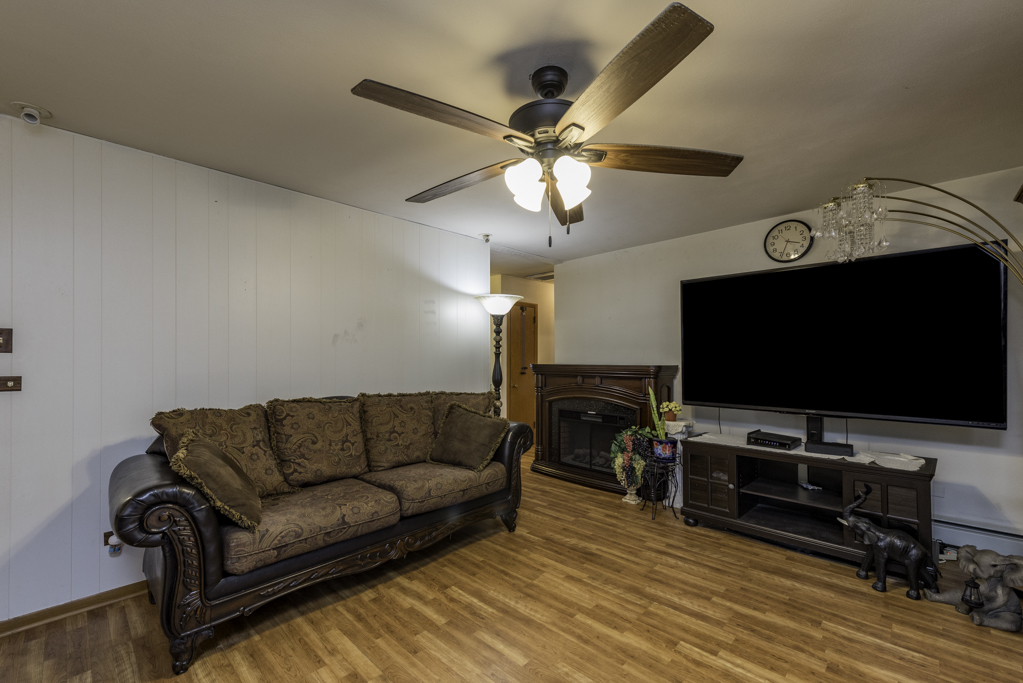 2917 Hyde Park Avenue, Waukegan, IL 60085