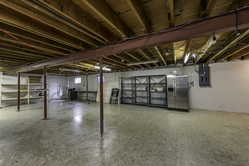 2917 Hyde Park Avenue, Waukegan, IL 60085
