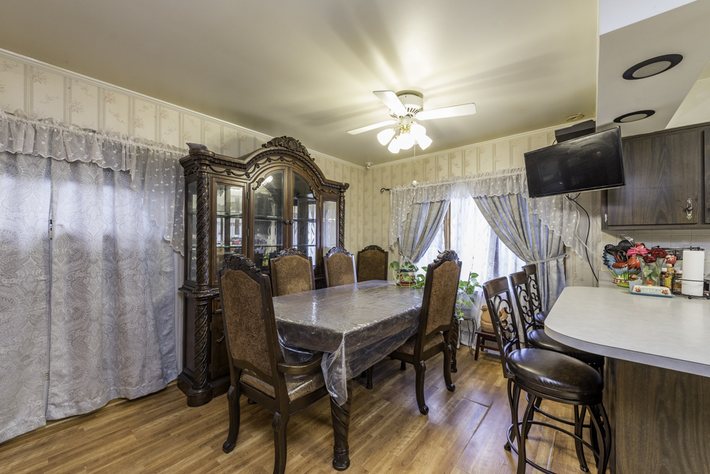 2917 Hyde Park Avenue, Waukegan, IL 60085