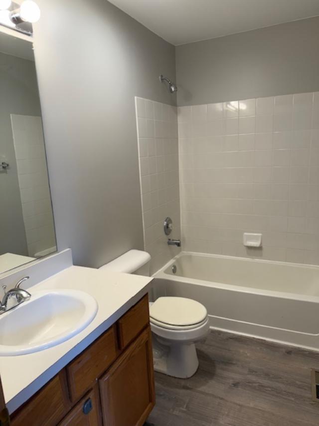 1207 Brookdale Drive, Carpentersville, IL 60110