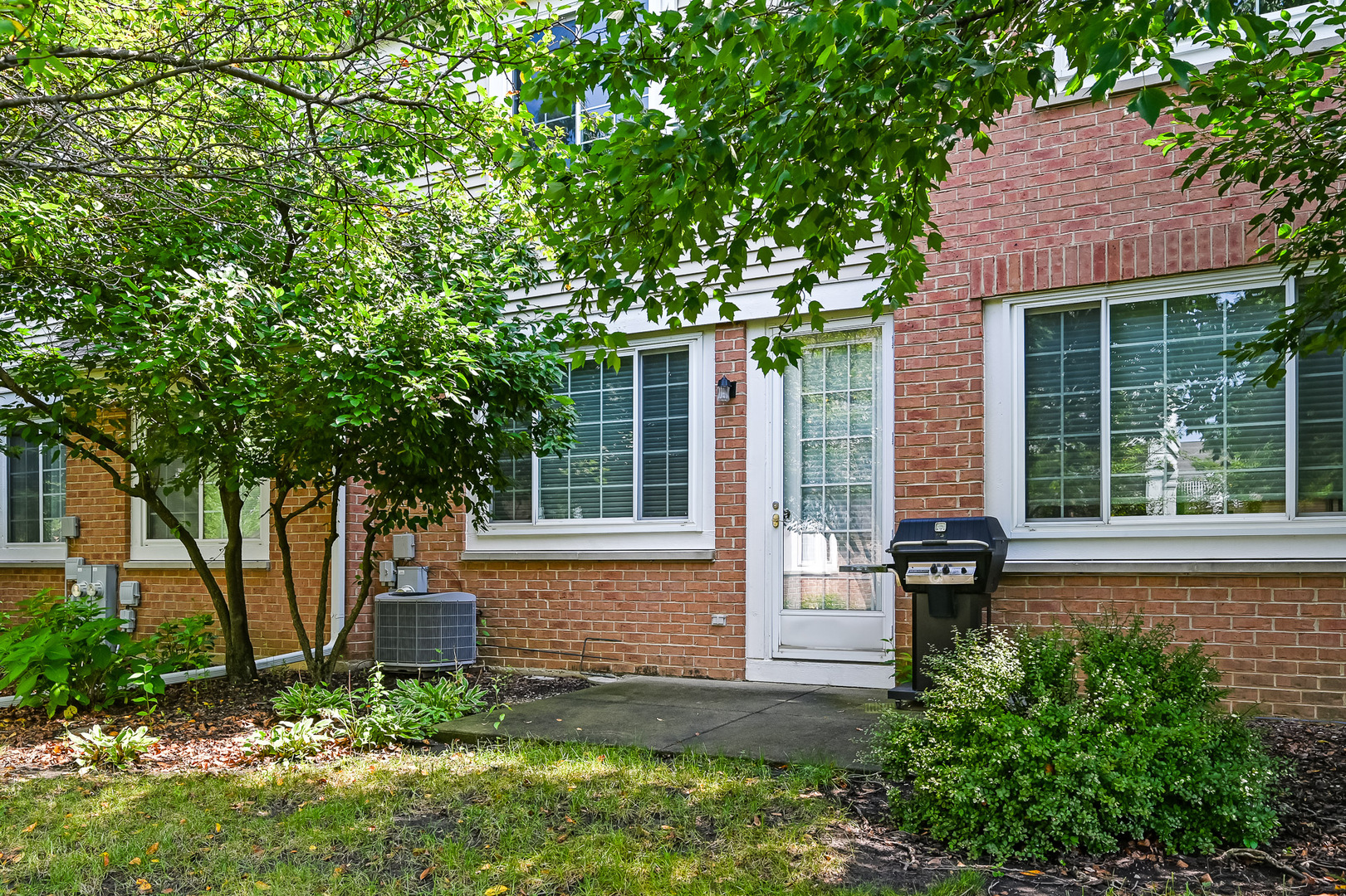 2508 Camberley Circle, Westchester, IL 60154