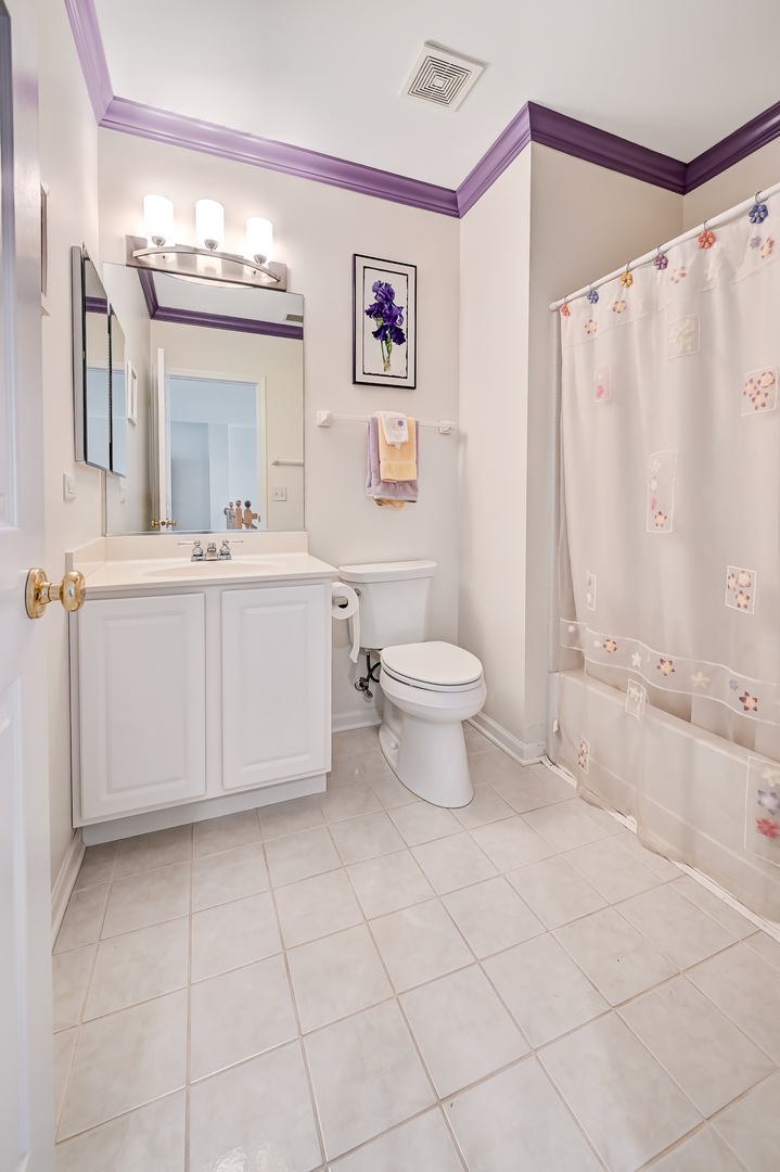 2508 Camberley Circle, Westchester, IL 60154