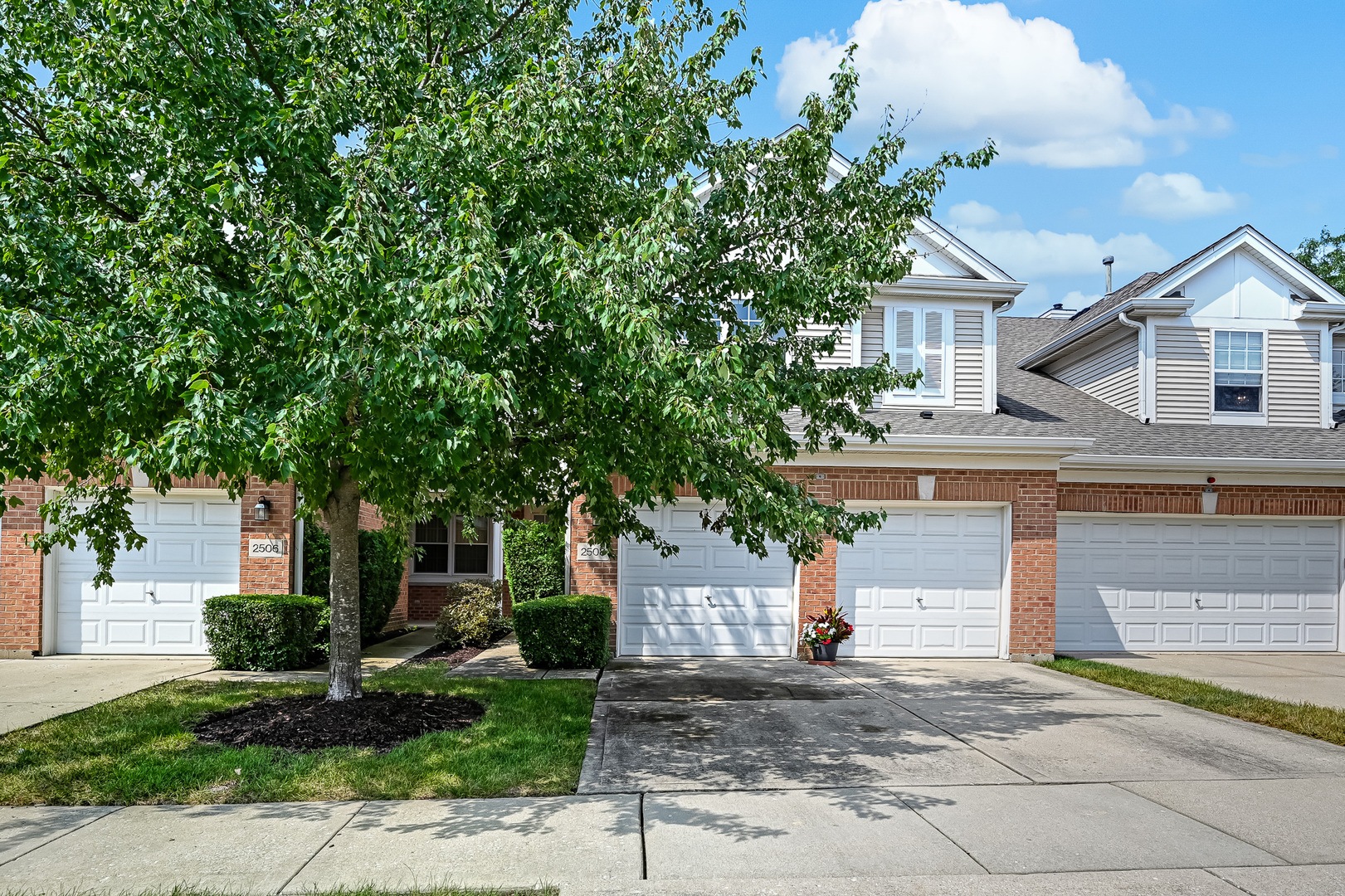 2508 Camberley Circle, Westchester, IL 60154