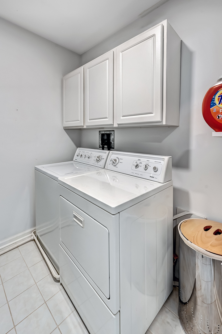 2508 Camberley Circle, Westchester, IL 60154