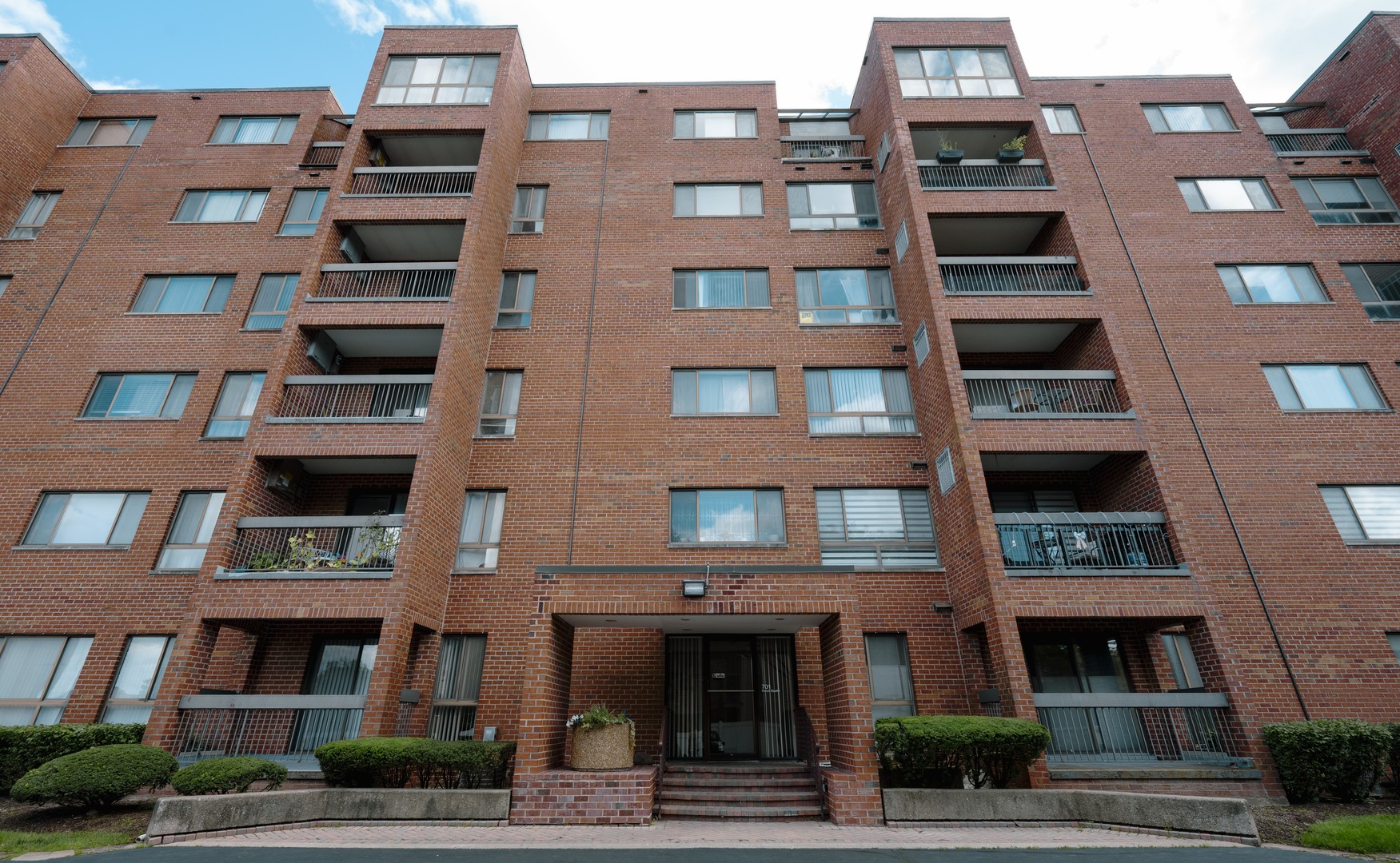 701 Forum Square #106, Glenview, IL 60025