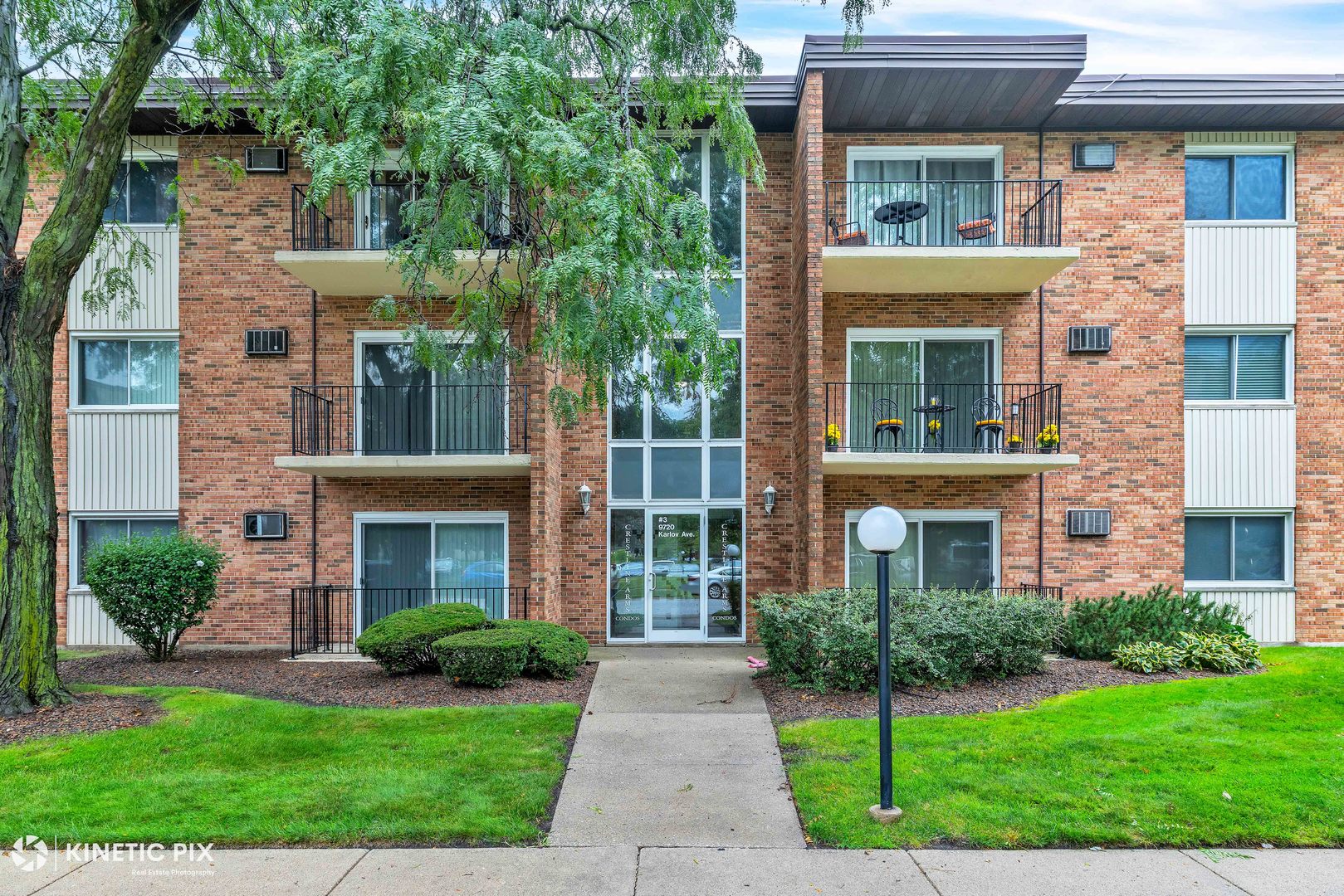 9720 S Karlov Avenue #202, Oak Lawn, IL 60453