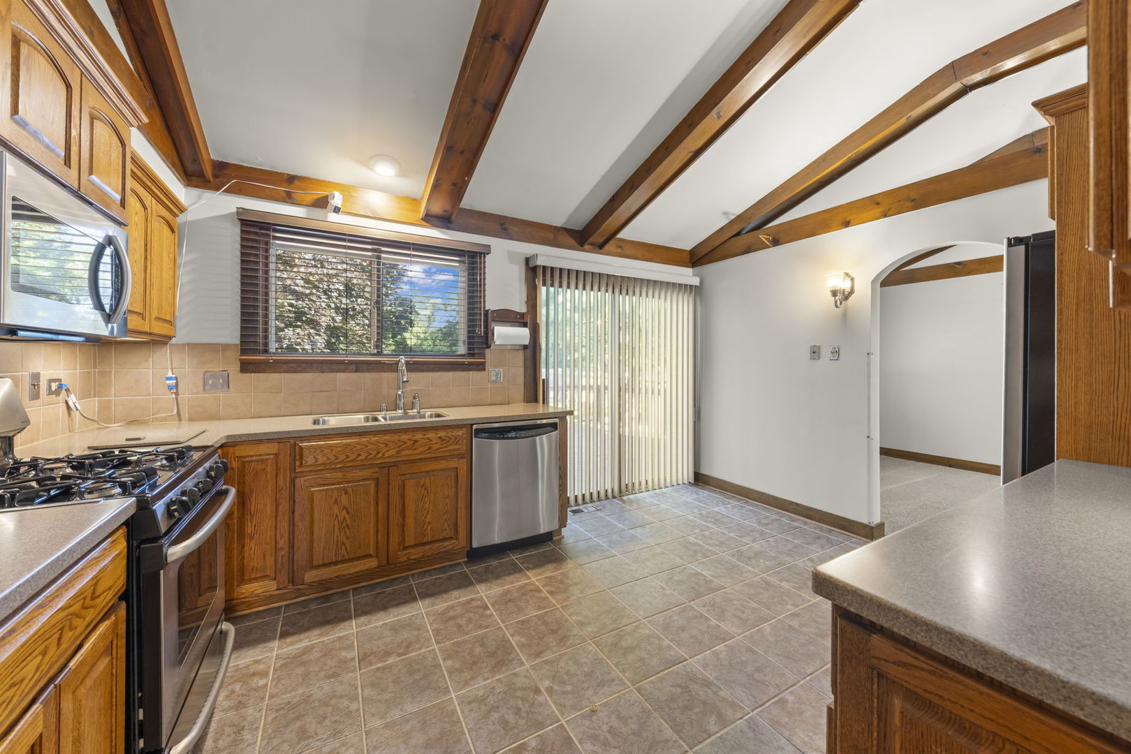 1135 Hidden Spring Drive, Naperville, IL 60540