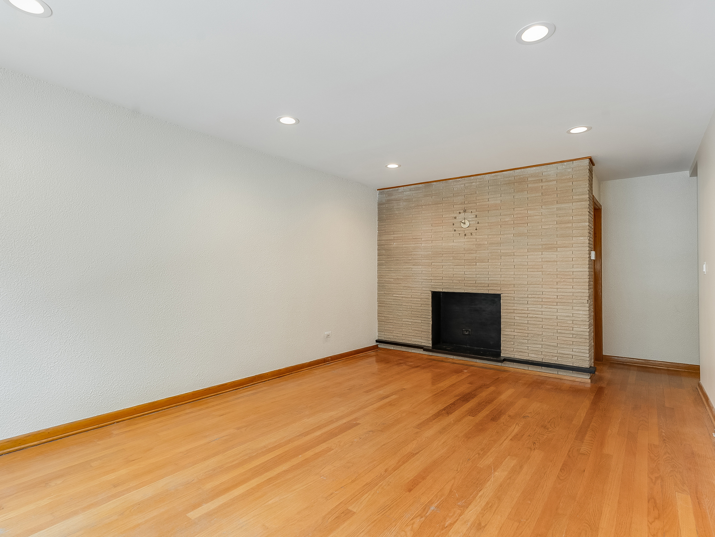 5841 W 55th Street, Chicago, IL 60638