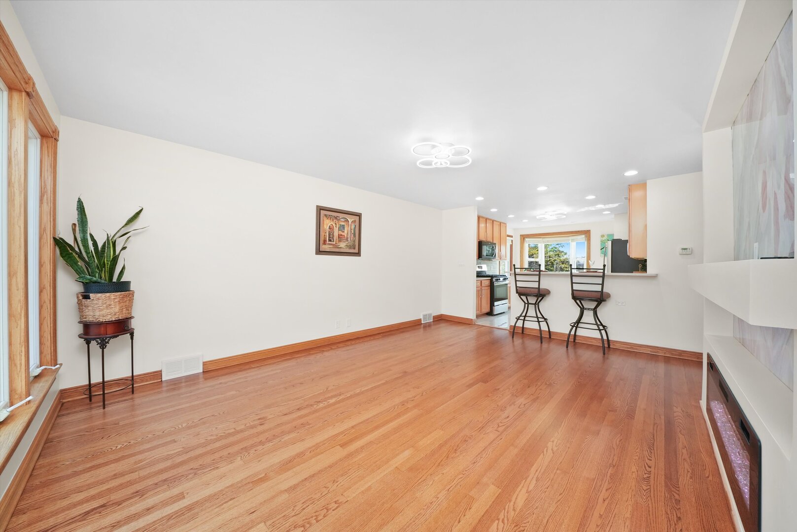1412 Balmoral Avenue, Westchester, IL 60154