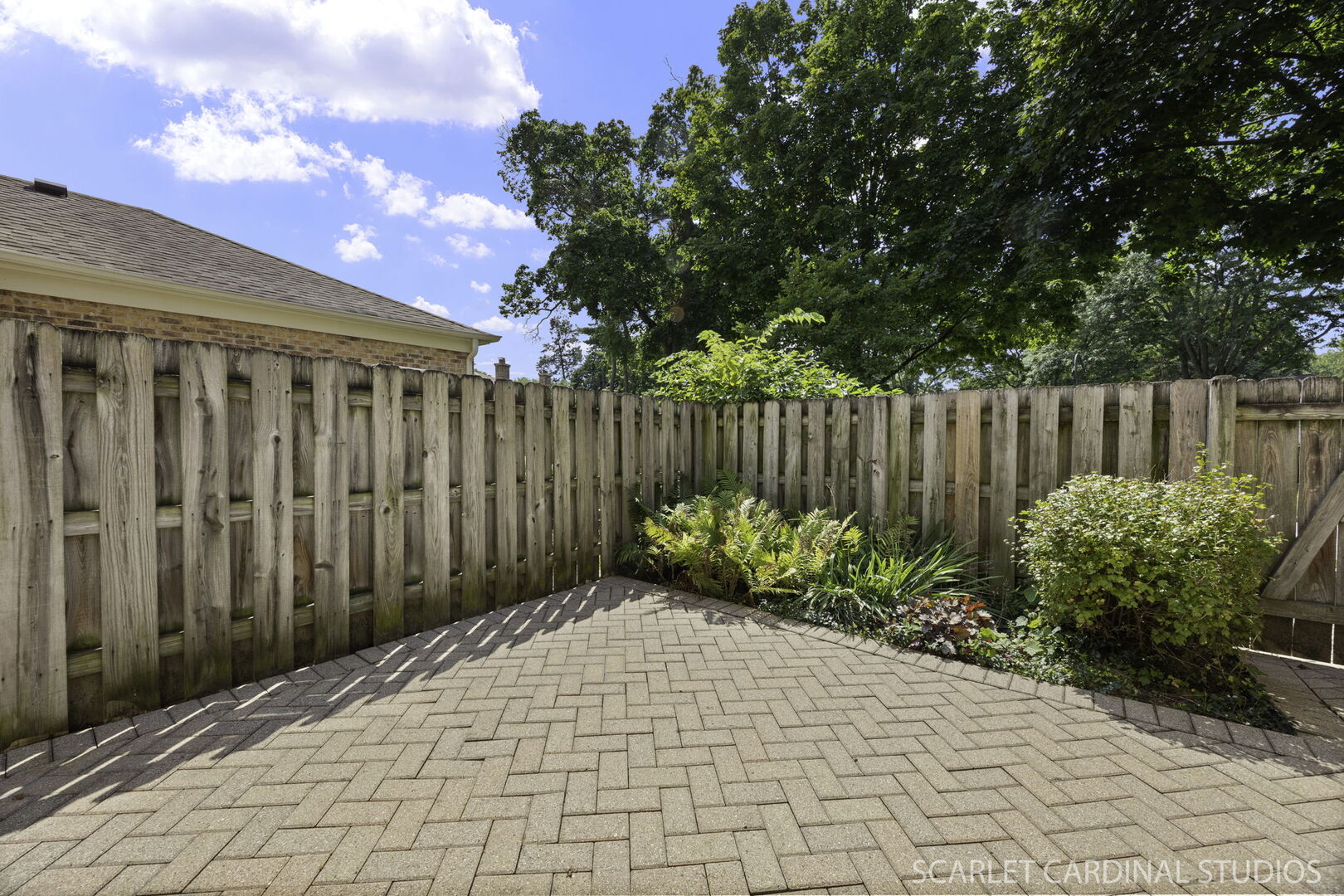 1040 Creekside Drive, Wheaton, IL 60189