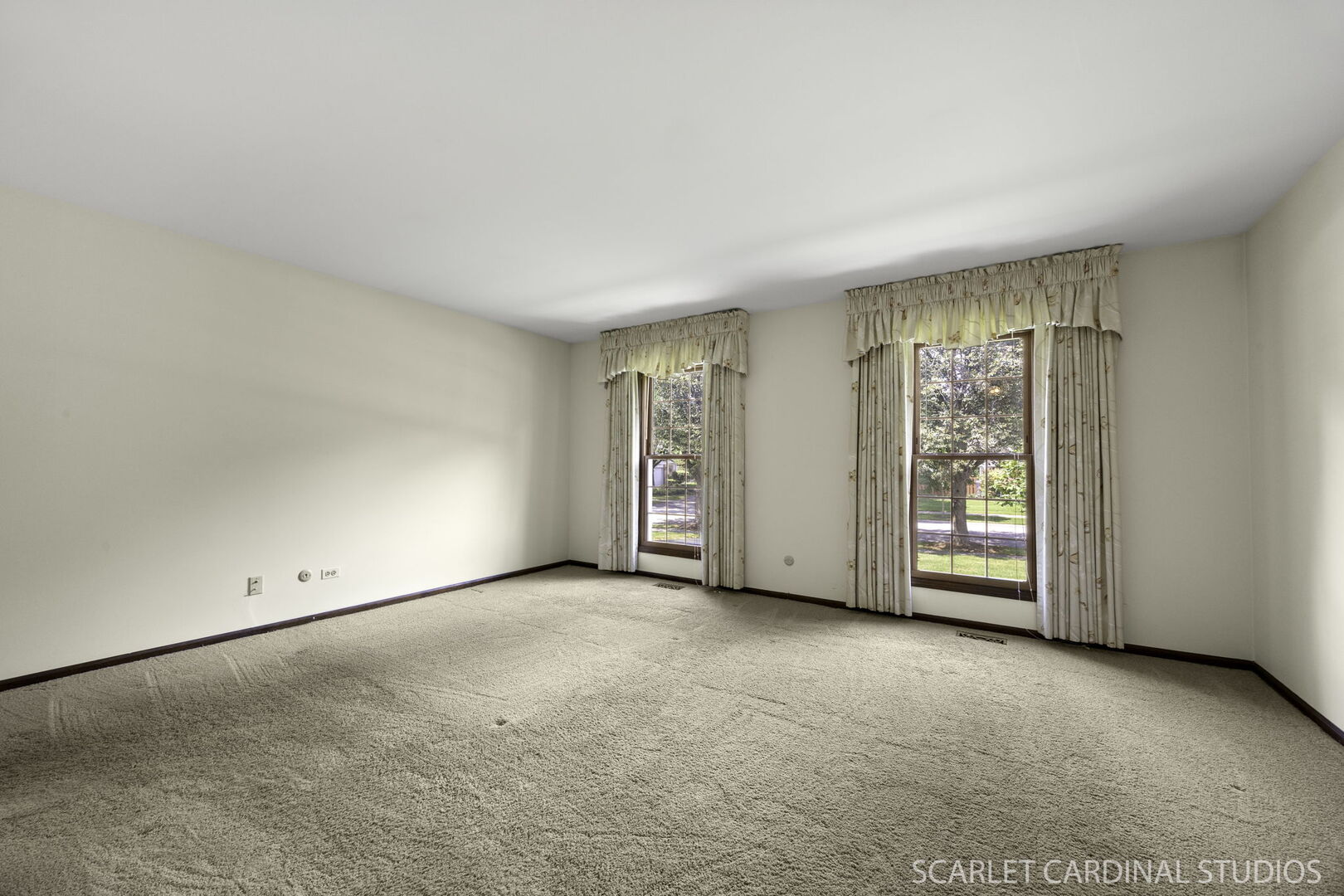 1040 Creekside Drive, Wheaton, IL 60189
