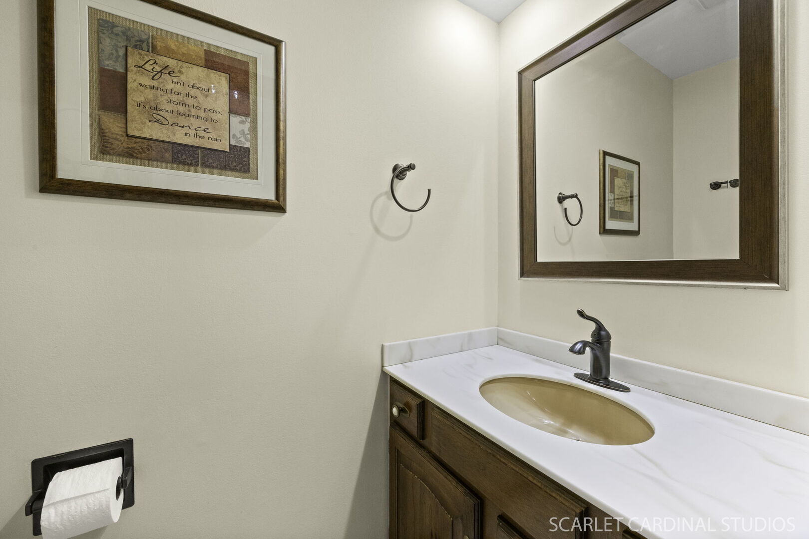 1040 Creekside Drive, Wheaton, IL 60189