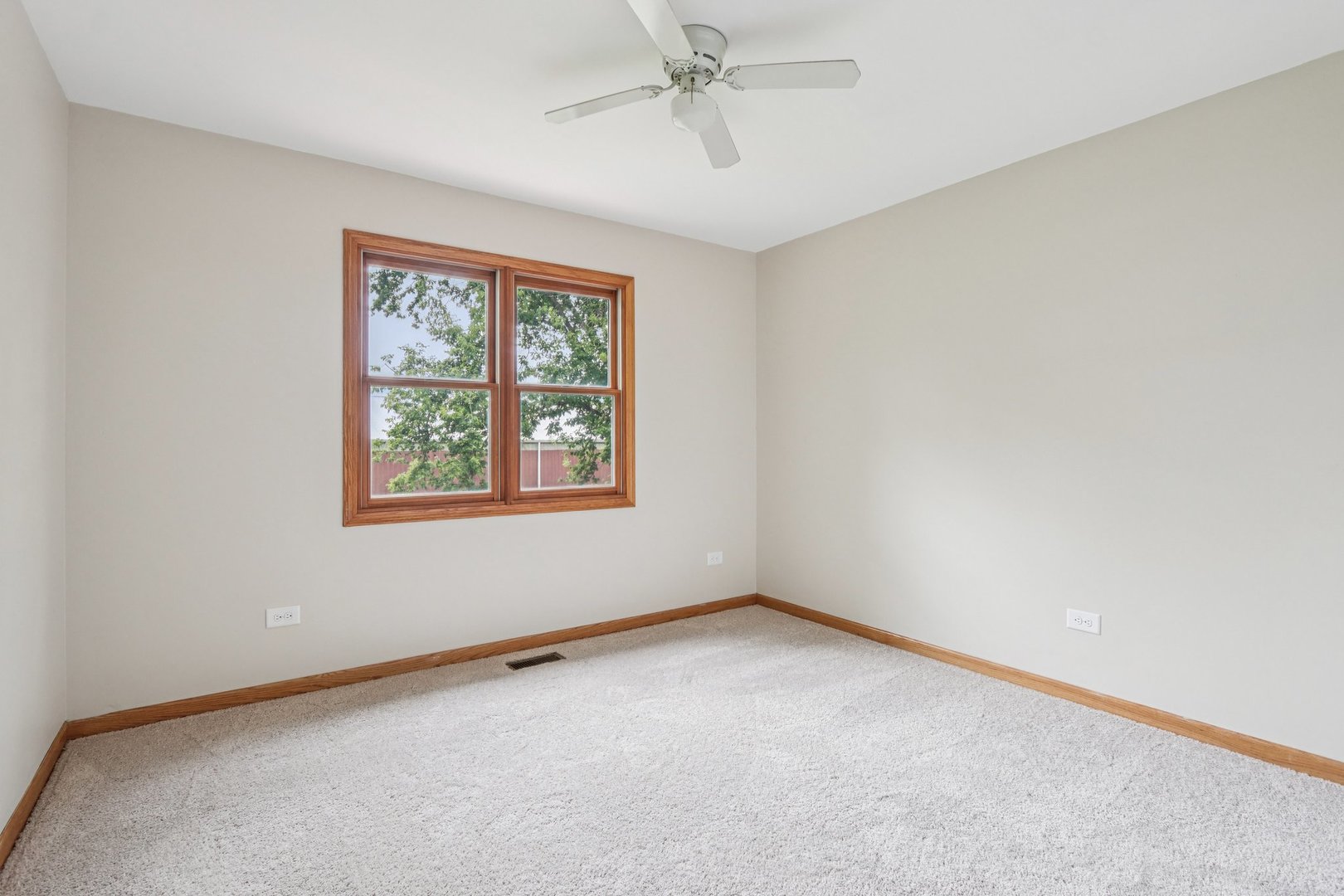 2101 Red Barn Court, Woodstock, IL 60098
