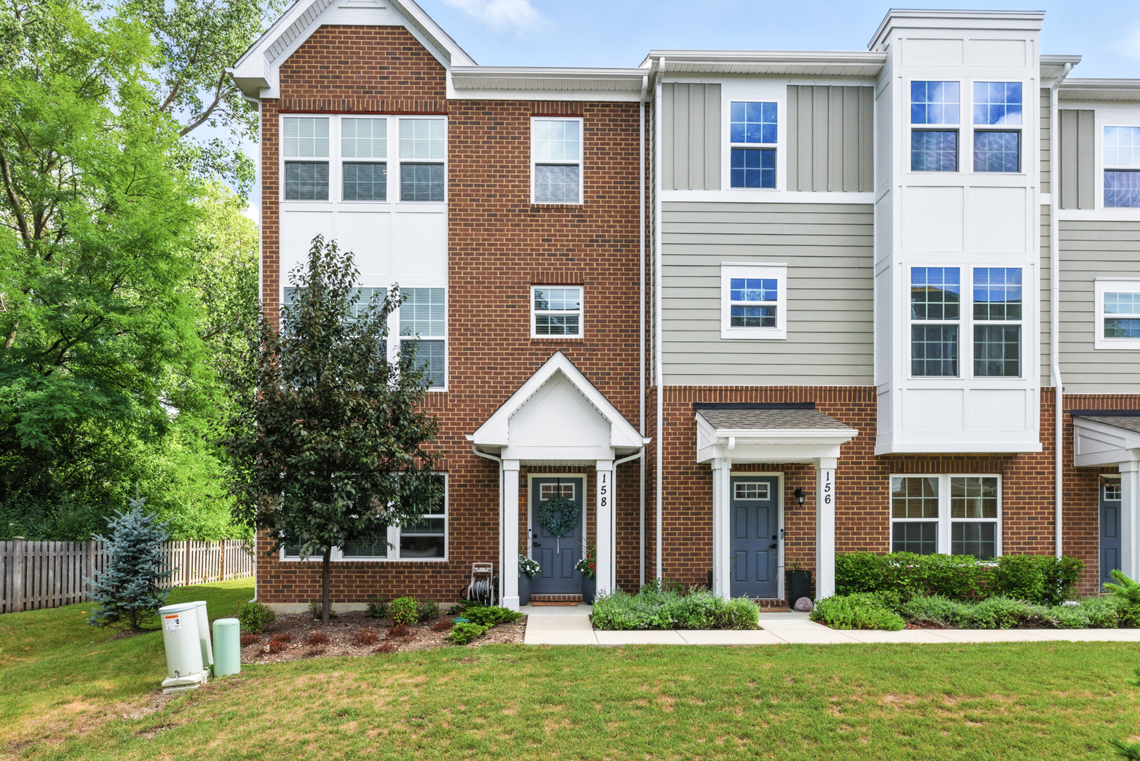 158 Canterbury Way, Lake Zurich, IL 60047