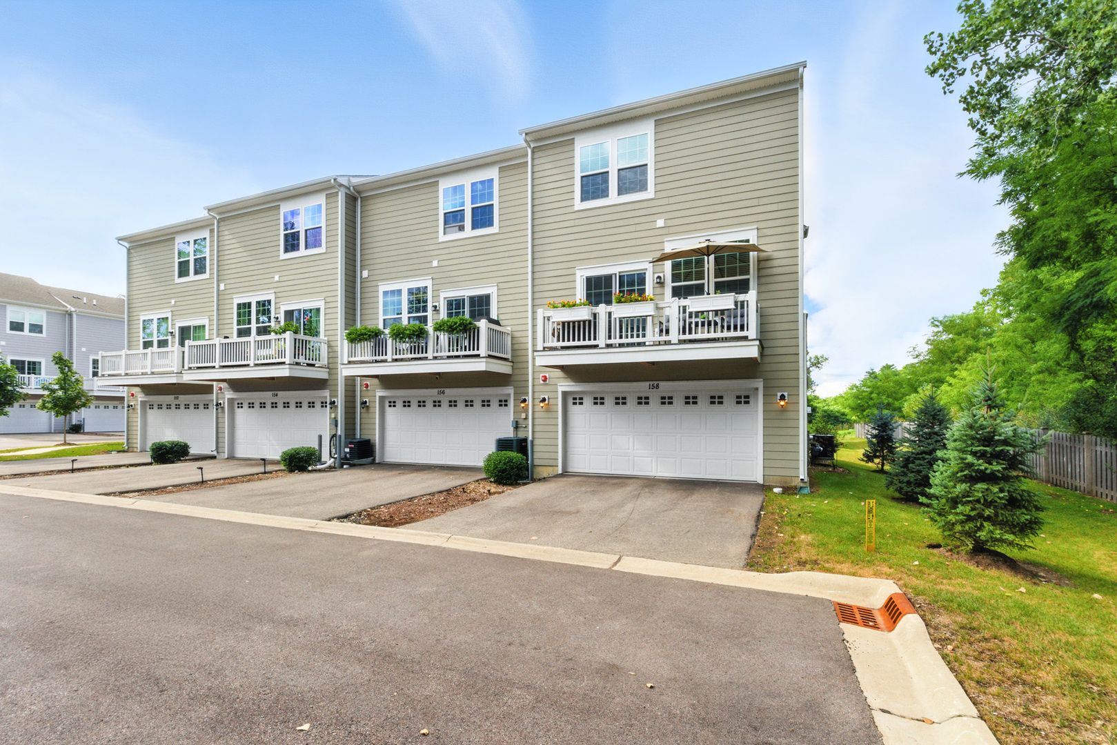 158 Canterbury Way, Lake Zurich, IL 60047
