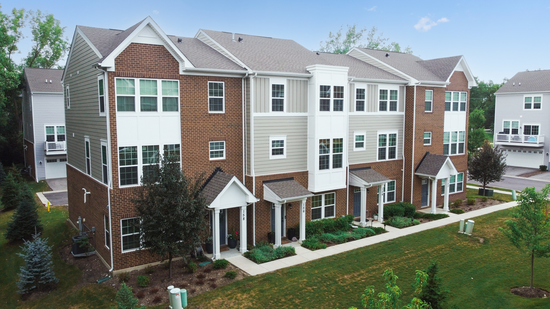 158 Canterbury Way, Lake Zurich, IL 60047