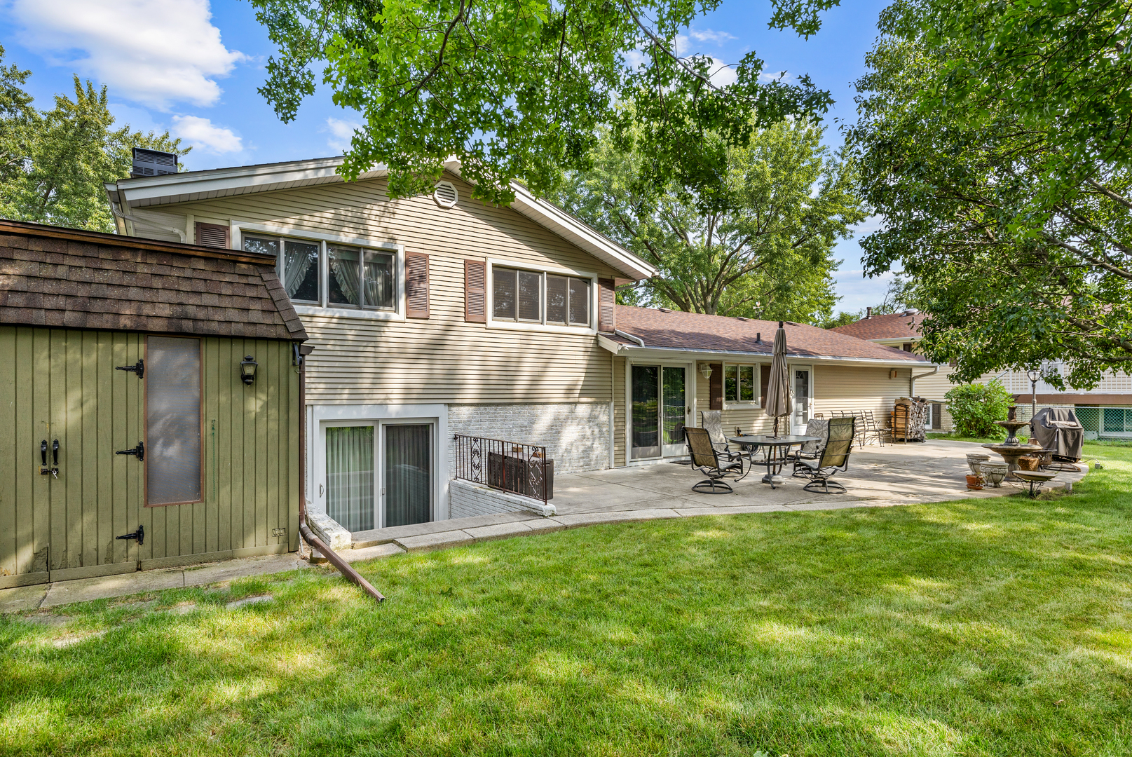 1020 Webster Lane, Schaumburg, IL 60193