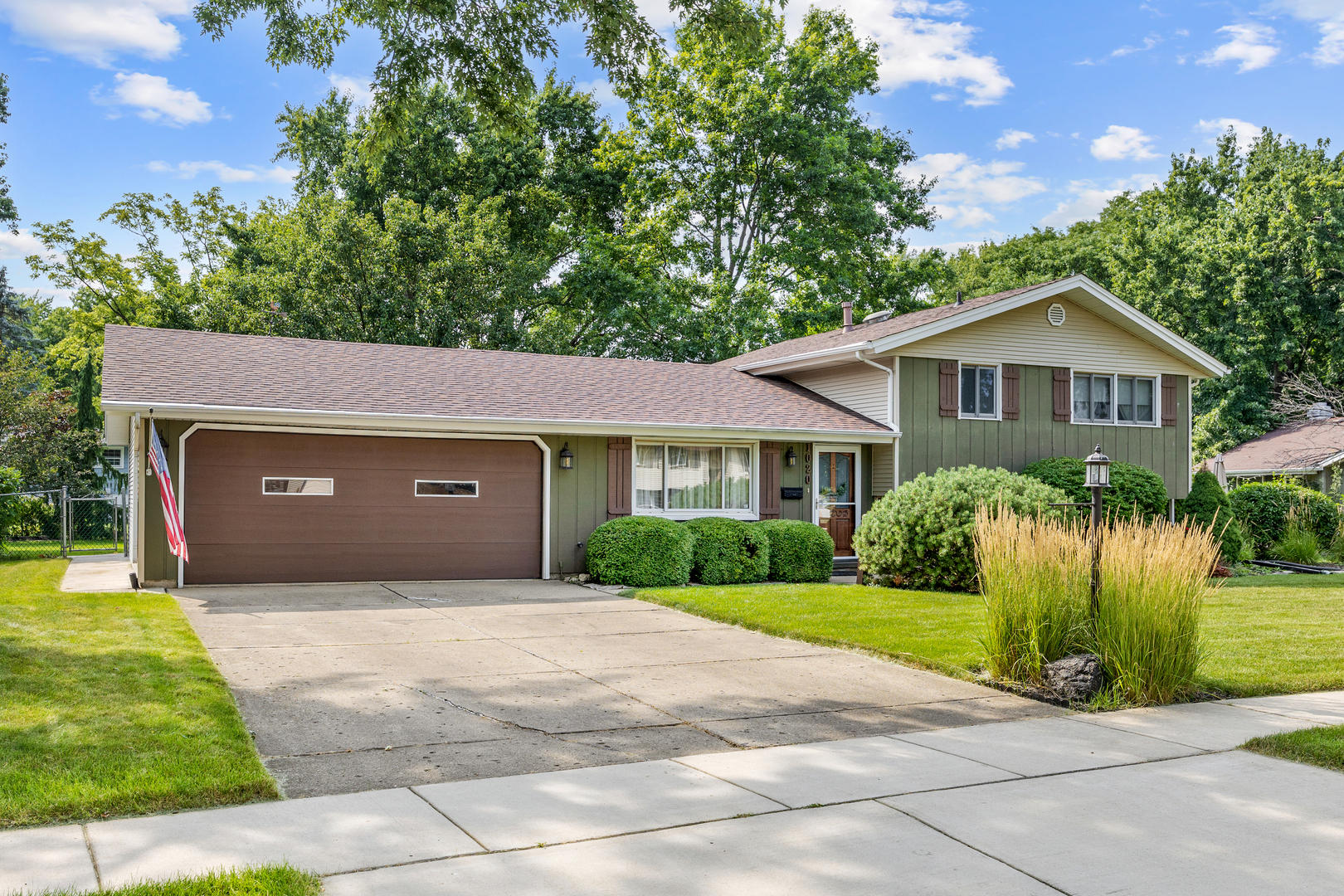 1020 Webster Lane, Schaumburg, IL 60193