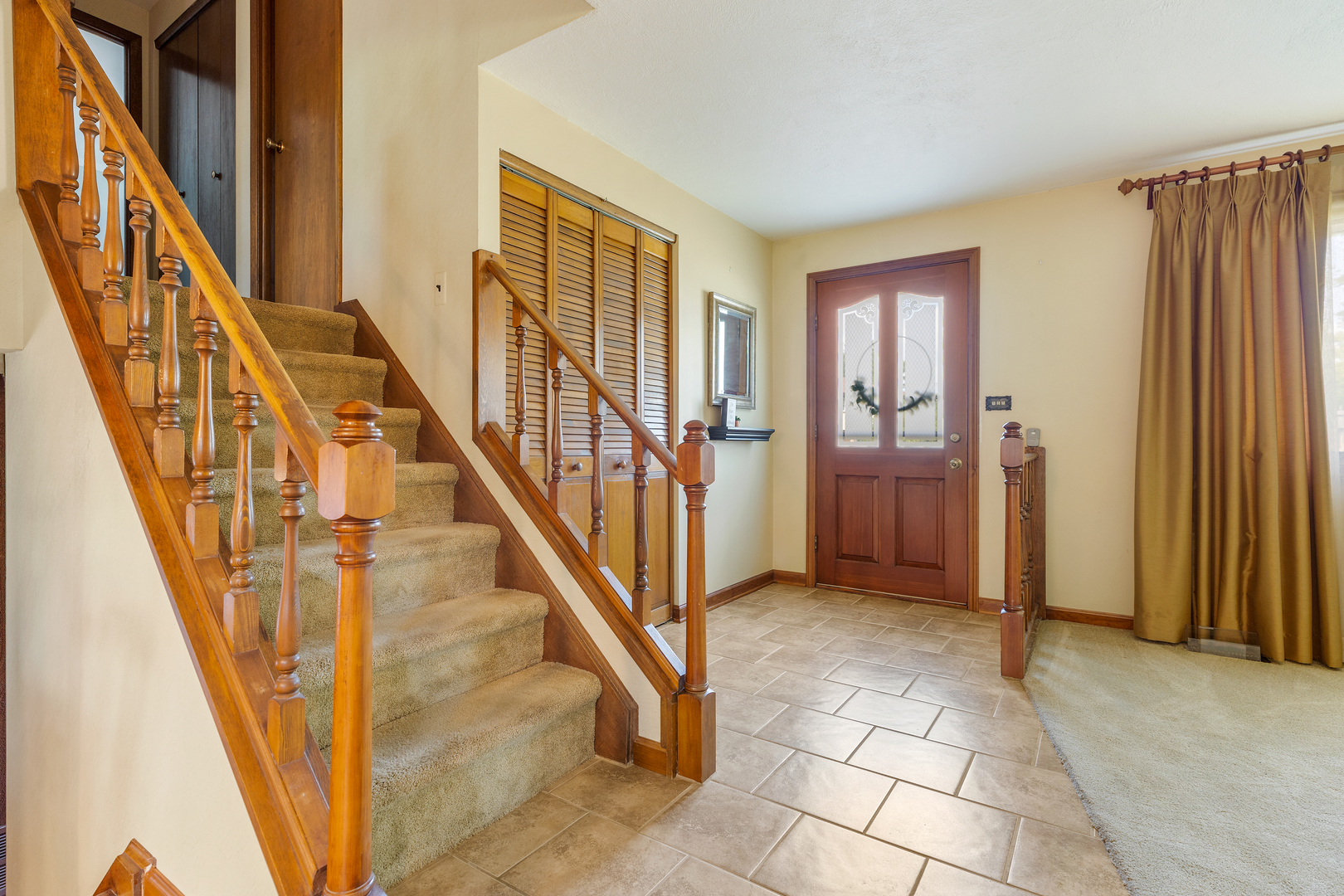 1020 Webster Lane, Schaumburg, IL 60193