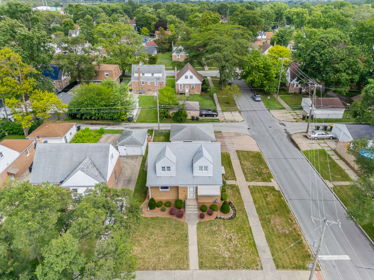 17557 Burnham Avenue, Lansing, IL 60438