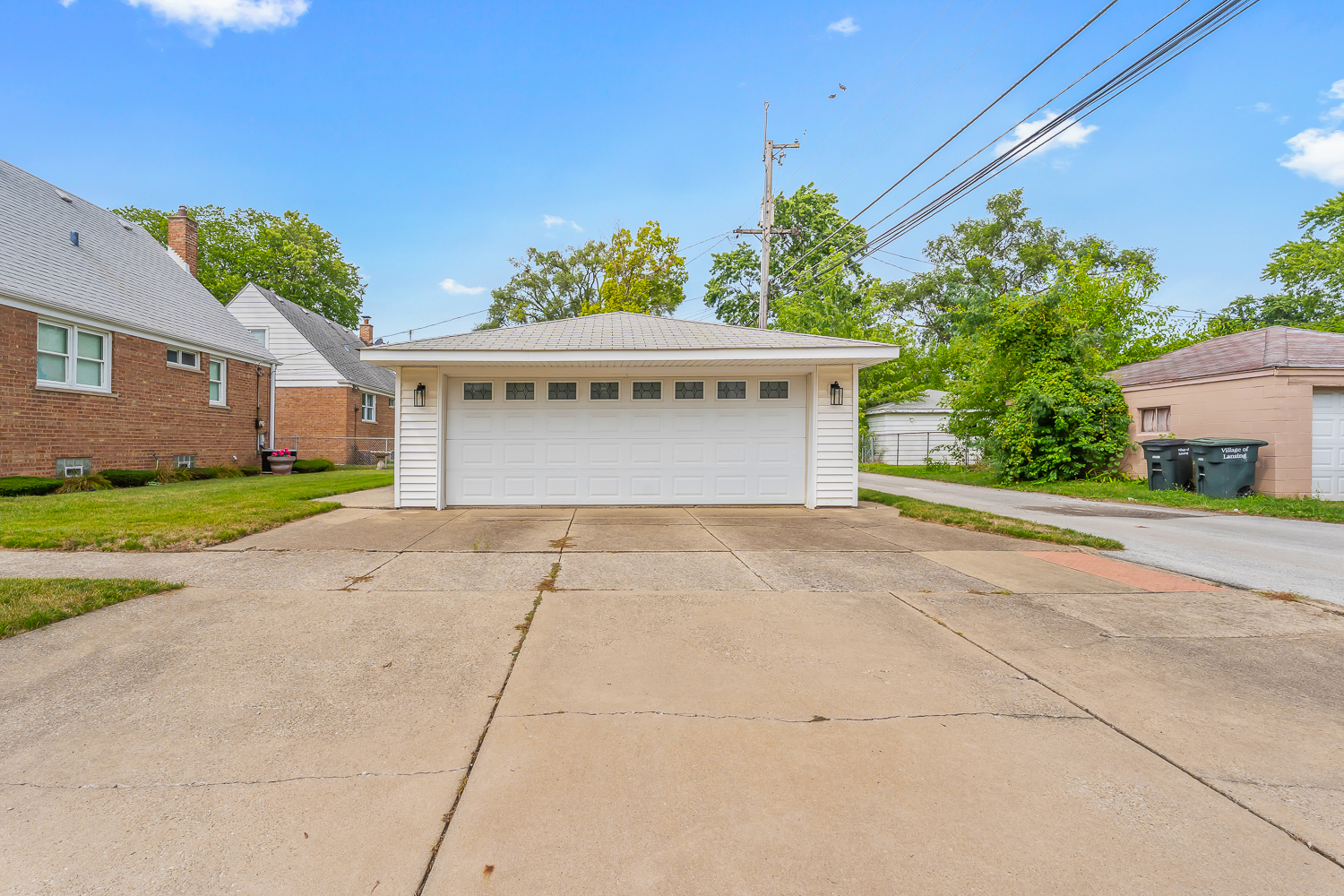 17557 Burnham Avenue, Lansing, IL 60438