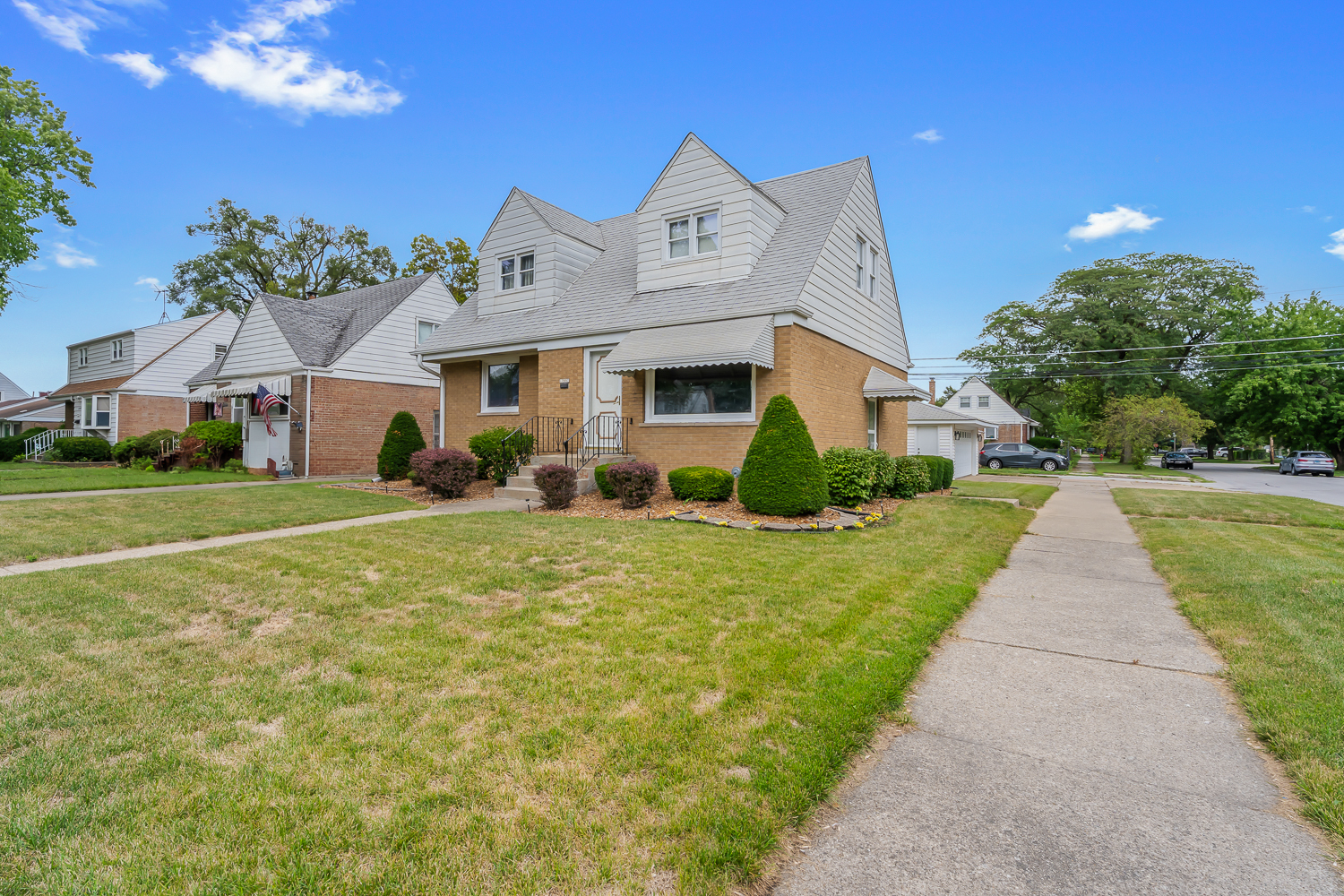 17557 Burnham Avenue, Lansing, IL 60438