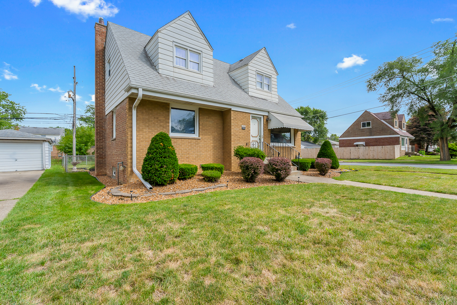 17557 Burnham Avenue, Lansing, IL 60438